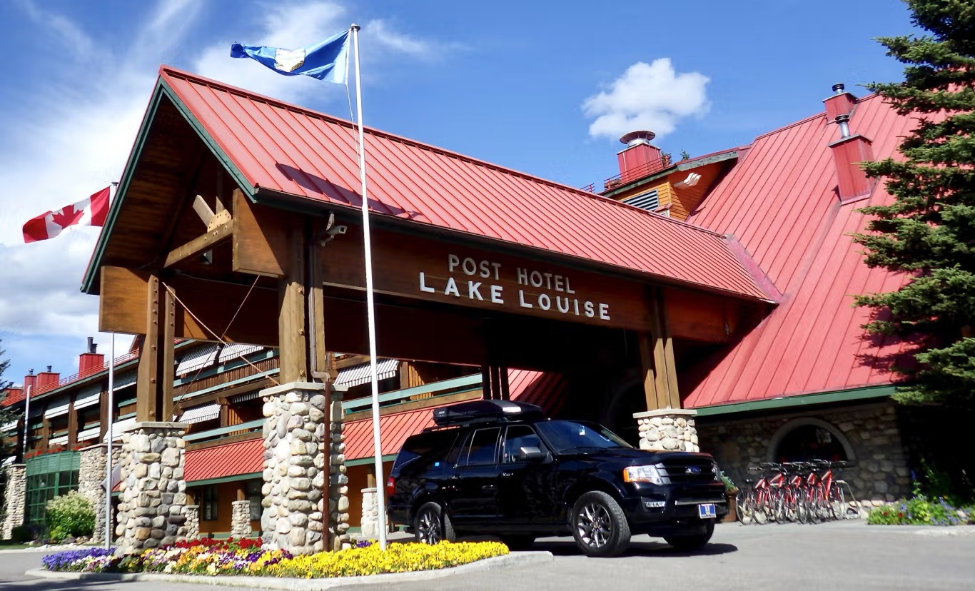 Creating Memorable Mountain Holidays With Luxury Cabins in Lake Louise